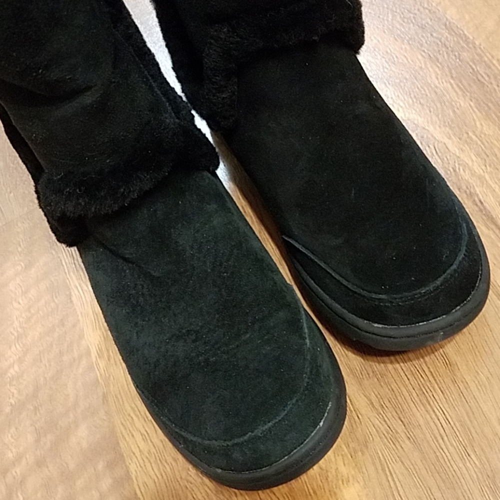 UGG Katie black tall boots. s/n 1008030. size 6 - Picture 7 of 8